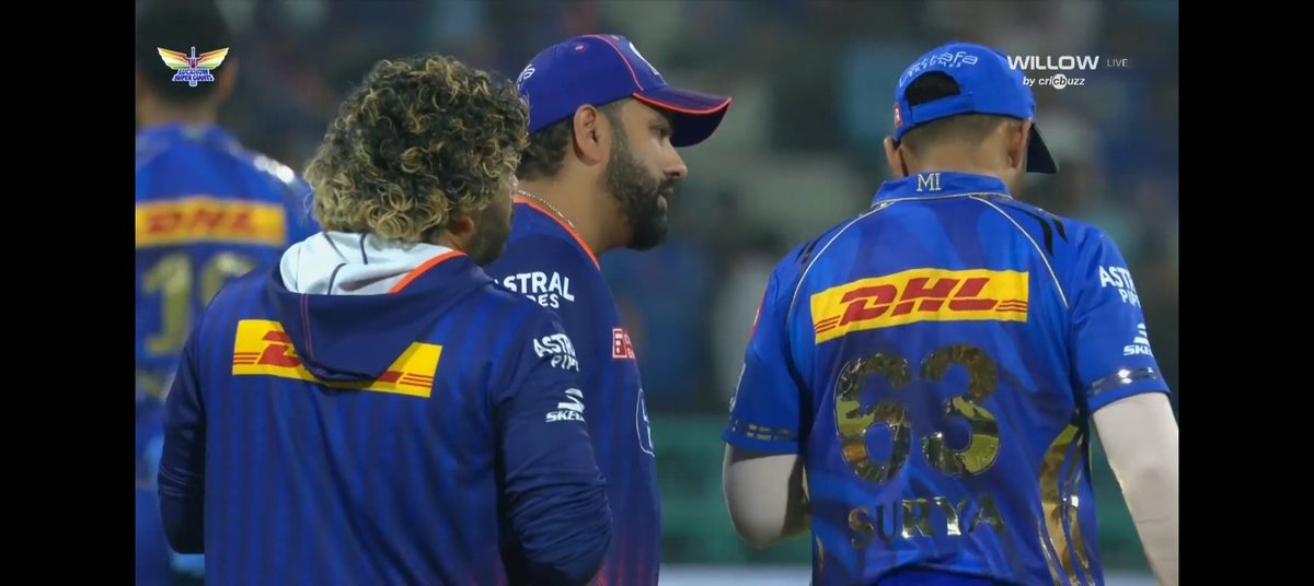 Mumbai Indians were wicketless in powerplay and Rohit Sharma came to the ground during breaks, wicket fell in the very next over 🙏