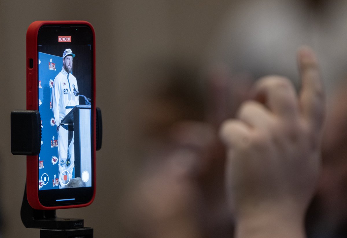 Chandler Boese (@chandler_boese) on Twitter photo We're looking for an energetic, creative video journalist to join <a href="/KCStar/">The Kansas City Star</a> as our new Vertical Video Creator.
You'd be a key face of The Star on TikTok, Instagram and on-site, creating videos that highlight our great local journalism.
HMU with questions!
mcclatchy.rec.pro.ukg.net/MCC1008MCLTC/J… We're looking for an energetic, creative video journalist to join <a href="/KCStar/">The Kansas City Star</a> as our new Vertical Video Creator.
You'd be a key face of The Star on TikTok, Instagram and on-site, creating videos that highlight our great local journalism.
HMU with questions!
mcclatchy.rec.pro.ukg.net/MCC1008MCLTC/J…