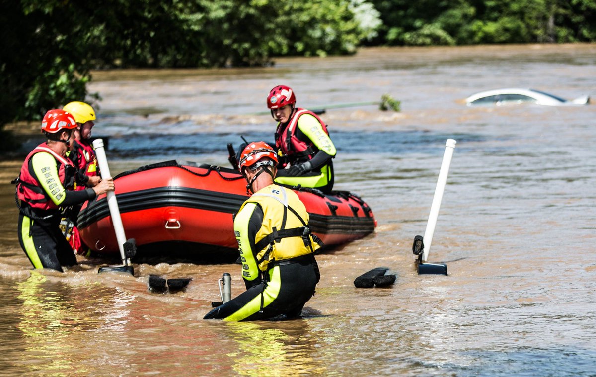 With 3-6 inches of rainfall predicted over the next few days, we want to remind the public how to safe during potential flooding conditions. Full release: springfieldmo.gov/CivicAlerts.as…
