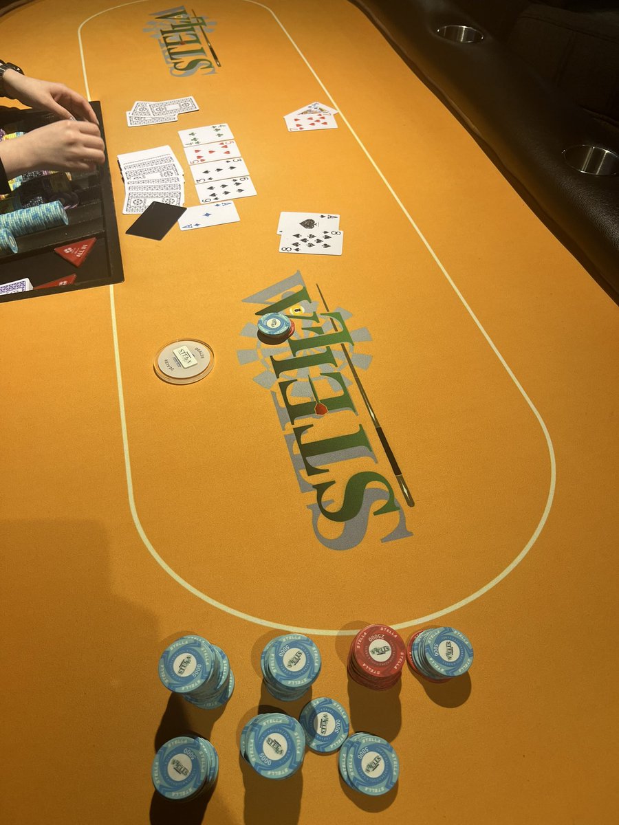 SimcaUuuu's tweet photo. 初めてポーカーしにきて
トーナメント開催するけどやる？言われてノリで参加したら優勝🏆
パチプロからポーカーへ https://t.co/etU4QDmUlD