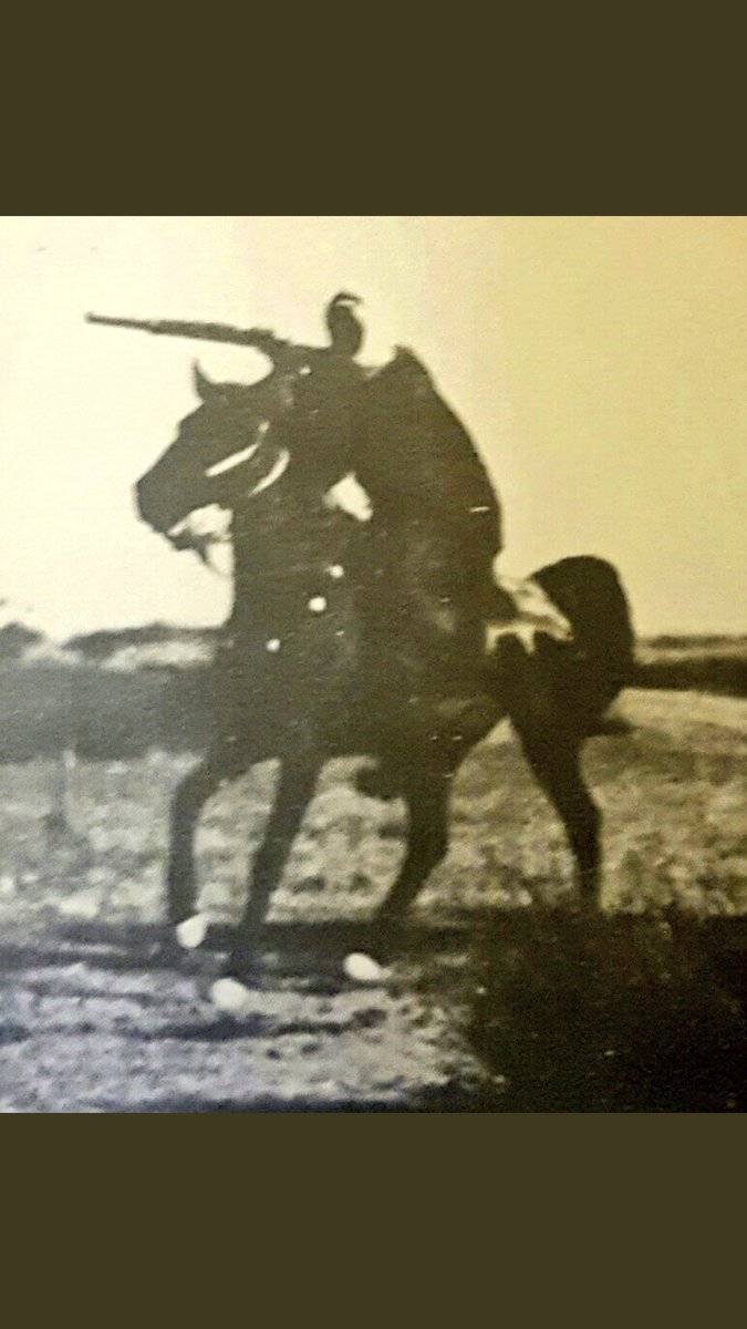 الخمري : لقب الفارس الصنديد ضاوي بن ثواب ابن عايد من البياشا من العضيان من روق من قبيلة عتيبة وقصة اللقب بعد غزو بني علي من حرب على العضيان كانت فرس ضاوي مفلي منجبه فلوه أراد ضاوي اللحاق بفرسان العضيان ومشاركتهم في الدفاع عن أبلهم خاف على فرسه أن إذا لحق عليها يطيح رحمها توها