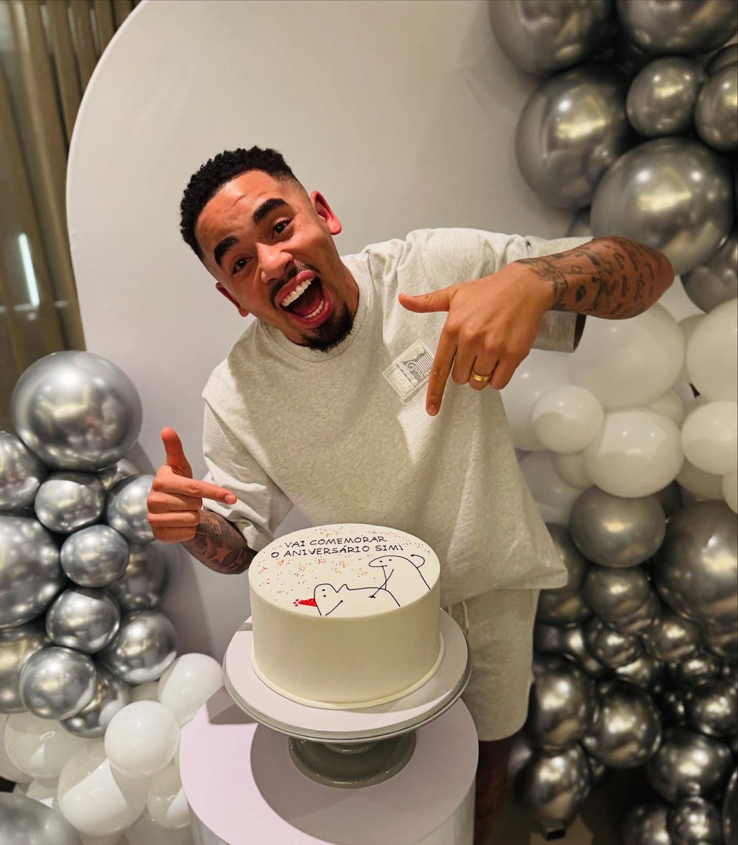 gabrieljesus9's tweet image. Grato a Deus por ter completado 28 anos de vida.
Obrigado meu amor, Raiane.
Obrigado por todas mensagens recebidas.

#alômãe
#gratidão
#doperi