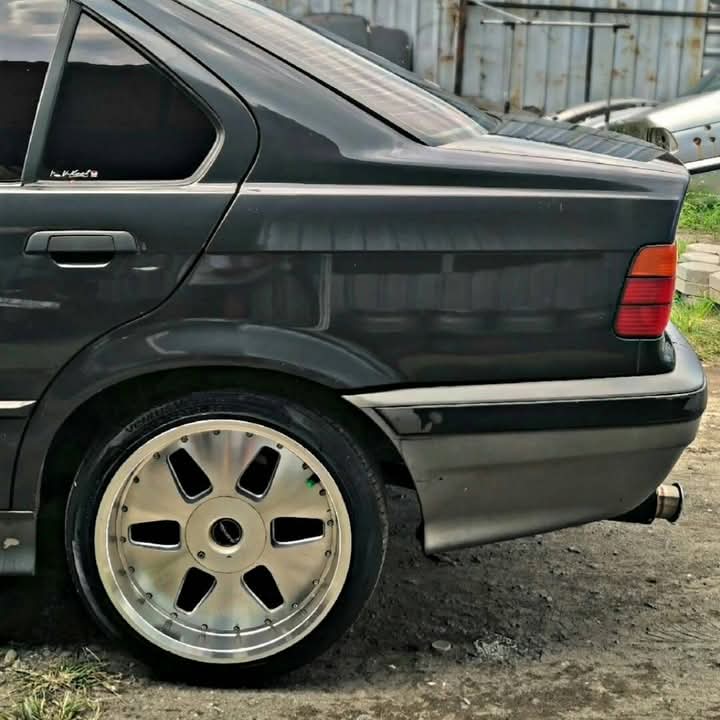 HoldenKlasik's tweet photo. BMW E36 318i M40 1992 

Manual
Pajak hidup
Surat lengkap
Plat AD Prambanan
Mesin sehat normal
AC dingin
Kaki" nyaman
Interior rapi

Harga 40jt nego
Lokasi Jogja
Whatsapp 088221324667 https://t.co/sfuMIFPmoT
