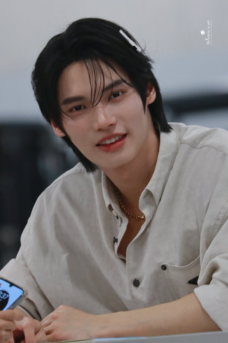 Metawin_is_art's tweet photo. (HQ) 250404 ✨️🐰🐰✨️

WIN 1ST FAN SIGN
#BKKIBF2025xWIN #winmetawin https://t.co/UkBBelHa5q