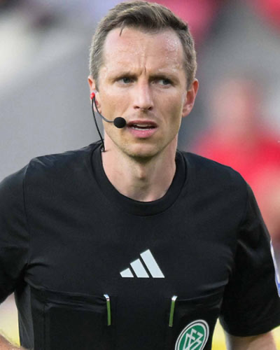 SrAnsetzungen's tweet photo. 2. Bundesliga, 28. Spieltag
FC Schalke 04 - SSV Ulm 1846 (So., 13:30 Uhr)
🙎🏼♂️: Lukas Benen
🚩: Luca Jürgensen
🚩: Stefan Zielsdorf
4⃣ : Markus Schüller
🖥️ : Markus Schmidt
🖥️ : Dr. Arne Aarnink
#Benen #S04ULM #2Bundesliga https://t.co/XaEtwyWVgo