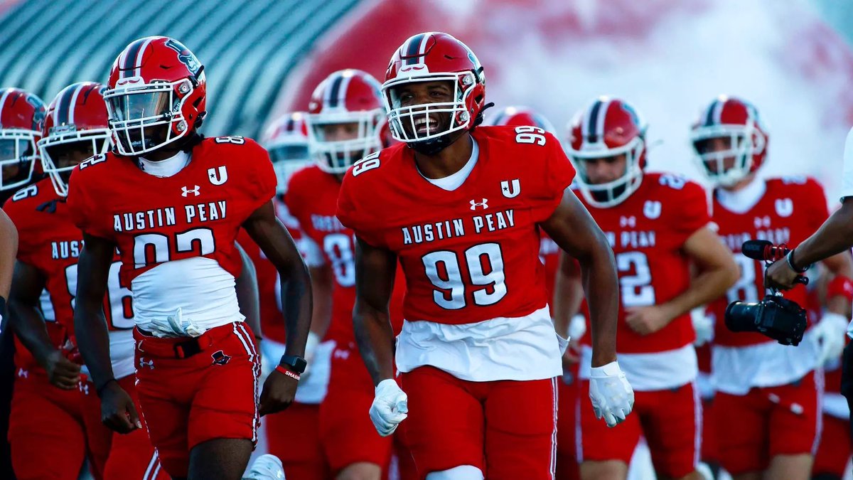 Noah Moss (@noahmoss2026) on Twitter photo I spoke with <a href="/CoachBradGovs/">Antonio Bradford</a> this morning, and Iโm really happy to say Iโve received an offer from Austin Peay University โgo governors !! <a href="/ScoutFball/">Larry Rudolph</a> <a href="/StMichaelFB/">St. Michael Football</a> <a href="/HallTechSports1/">Hall-Tech Sports</a> <a href="/SGRivers17/">Stephen Rivers</a> I spoke with <a href="/CoachBradGovs/">Antonio Bradford</a> this morning, and Iโm really happy to say Iโve received an offer from Austin Peay University โgo governors !! <a href="/ScoutFball/">Larry Rudolph</a> <a href="/StMichaelFB/">St. Michael Football</a> <a href="/HallTechSports1/">Hall-Tech Sports</a> <a href="/SGRivers17/">Stephen Rivers</a>