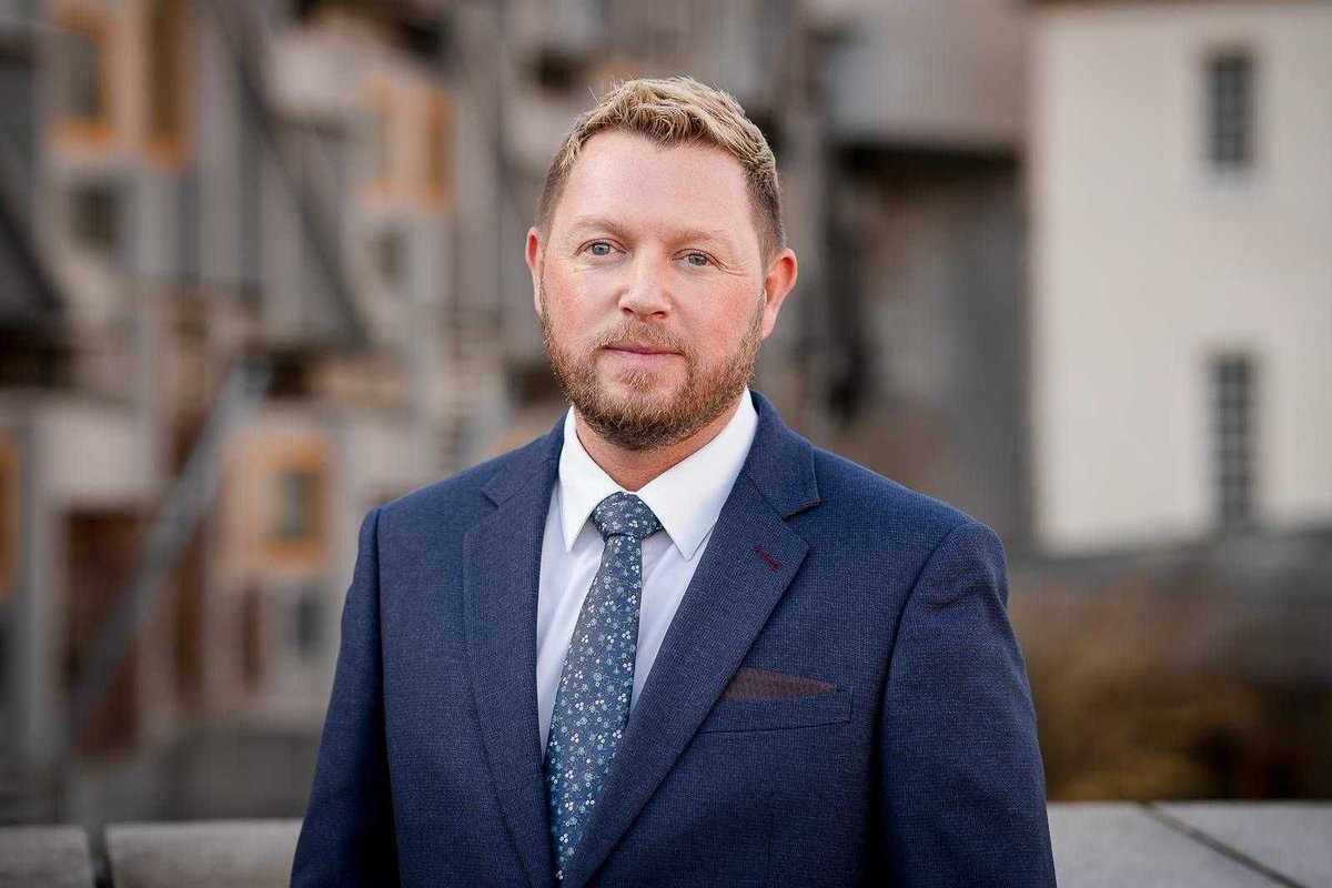 So proud to join <a href="/agcolehamilton/">Alex Cole-Hamilton MSP🔶🇺🇦</a> in welcoming former Conservative MSP Jamie Greene to the Liberal Democrat family.

He speaks for so many voters who feel abandoned by Kemi Badenoch's Conservatives as they chase Nigel Farage to ever more extreme politics.