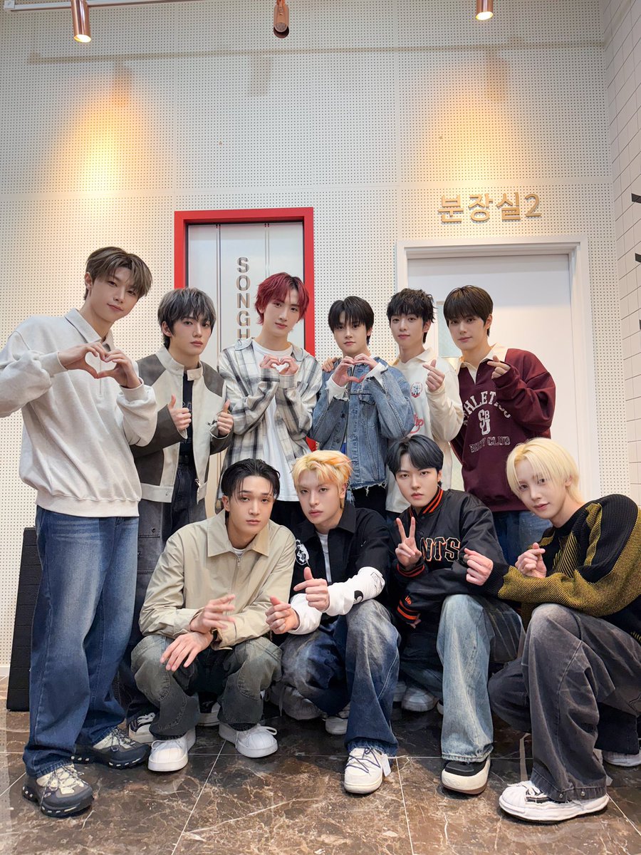 xikers_official's tweet photo. [👀] 250404 #MINIFANMEETING 

#BREATHE #브리드
#HOUSE_OF_TRICKY #SPUR
#Hi_kers👋 #xikers #싸이커스 https://t.co/0I4apSkSg1