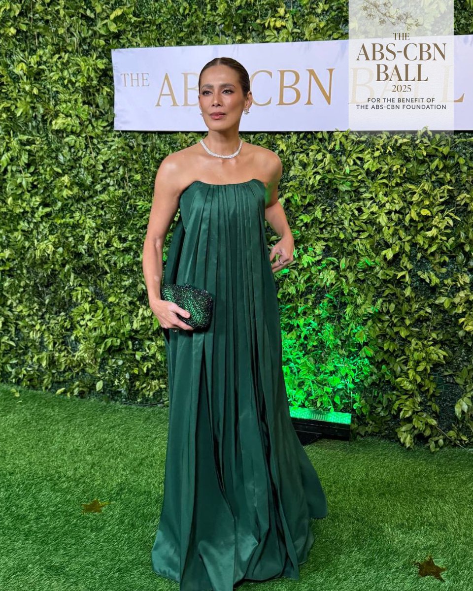 ofc_iwant's tweet image. A vision in green! ✨😍
#FPJsBatangQuiapo, #DirtyLinen &amp;amp; #HighStreet star, Ms. Angel Aquino at the #ABSCBNBall2025!