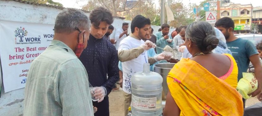 WorkTelangana's tweet image. Eid Celebration by WORK Telangana Team at Aramghar &amp;amp; Shaikpet 📷📷
The spirit of togetherness and joy lit up the Eid celebrations organized by the WORK Telangana Team at Aramghar and Shaikpet. 
#WORKOrganization #EidCelebration #CommunityFirst #TogetherWeServe #TelanganaTeam