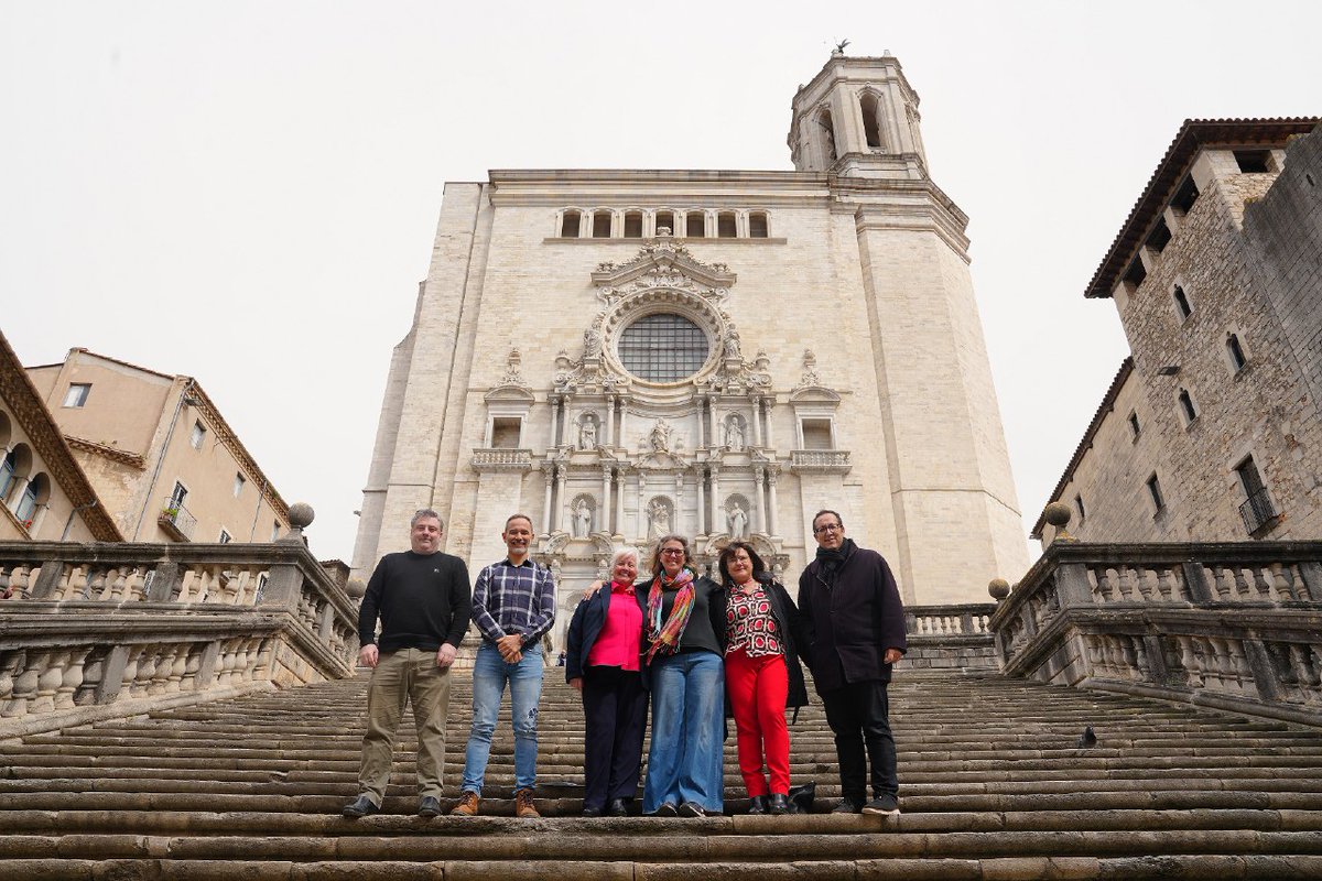 🔜🌟 El pregó inaugural donarà el tret de sortida a la programació de la Setmana Santa a Girona dimecres vinent.

🗓️ Fins al 19 d’abril es faran una desena d’actes populars i tradicionals entre els quals destaquen la processó del Sant Enterrament o la desfilada dels Manaies.

👉