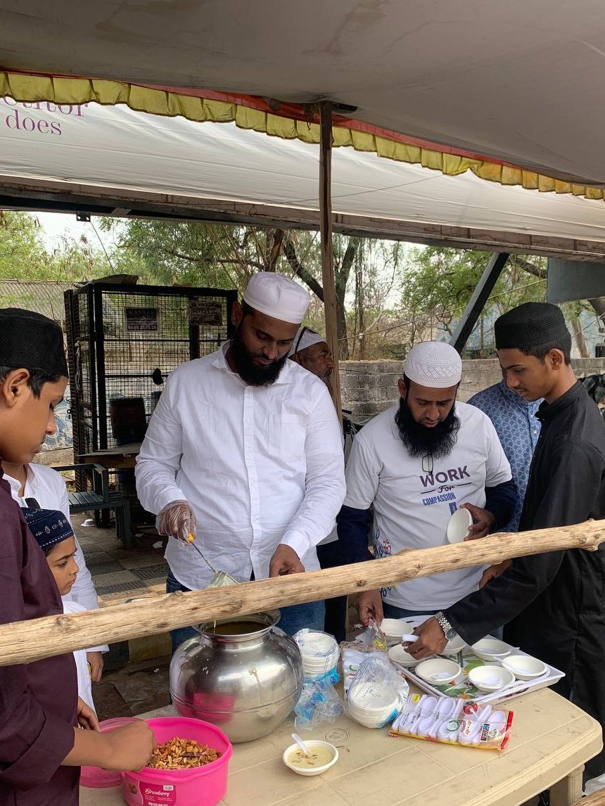 WorkTelangana's tweet image. Eid Celebration by WORK Telangana Team at Aramghar &amp;amp; Shaikpet 📷📷
The spirit of togetherness and joy lit up the Eid celebrations organized by the WORK Telangana Team at Aramghar and Shaikpet. 
#WORKOrganization #EidCelebration #CommunityFirst #TogetherWeServe #TelanganaTeam