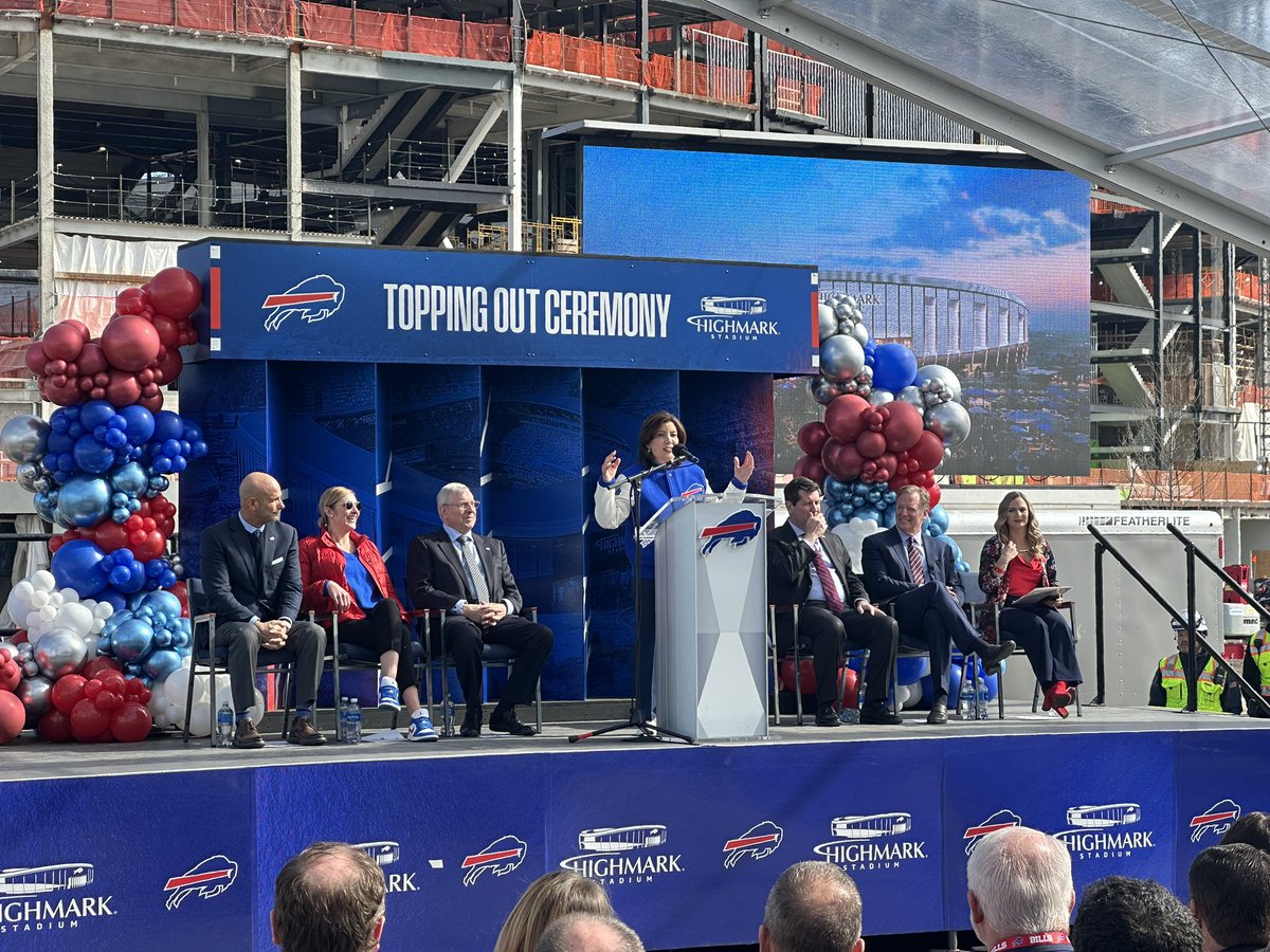 RochesterChambr's tweet photo. Exciting day for #GreaterROC &amp; all of WNY as Stadium Corporation Chair @BobDuffyROC celebrates topping off the new @BuffaloBills stadium w/ @GovKathyHochul, labor, and more partners. This project has a 30yr economic impact of $1.6B &amp; has provided thousands of jobs.

Go Bills! 🦬 https://t.co/8GVX3vuU1h
