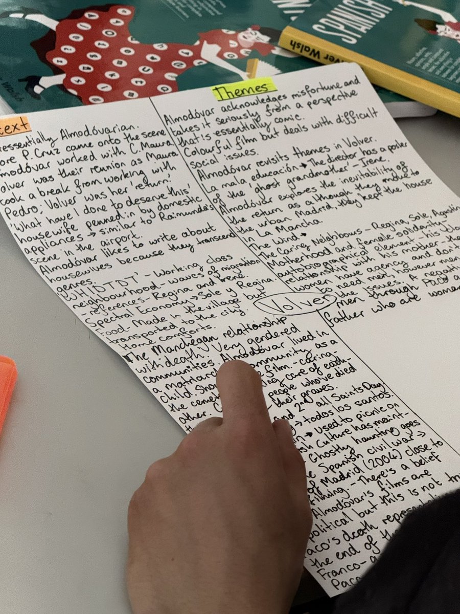 Excellent work today from A Level students as we listened to the Palomitas podcast about Volver and jotted down key information and takeaways. Perfect timing with under 40 days until the exam! 🍿 
open.spotify.com/episode/5TUafX…