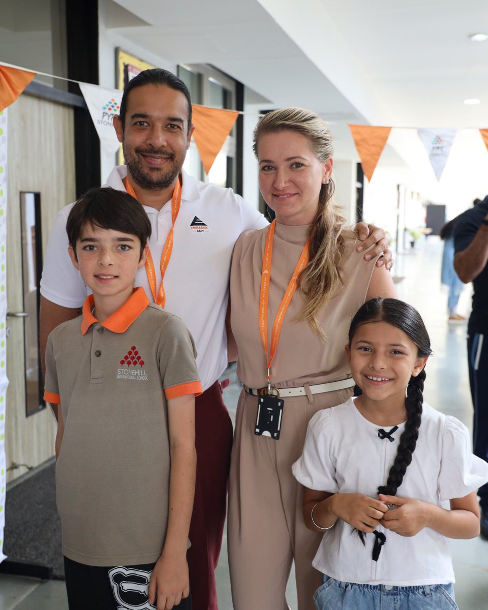 Stonehill_SIS's tweet image. Our Grade 5 learners shone bright at the PYPx 2025! They proudly showcased their learning, discoveries, and passions through creative displays and engaging presentations for parents and teachers.
#PYPExhibition2025 #StudentShowcase #IBO #LearnersInAction #SISLearns #pypx