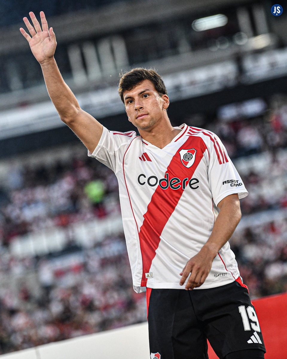 ⚪️🔴No voy que caer con exigencias apresuradas. Claramente Tapia necesita ganar confianza para adaptarse. En River los tiempos siempre corren más rápido, pero es cuestión de que el equipo empiece a funcionar sólidamente para que él entre con otra soltura.