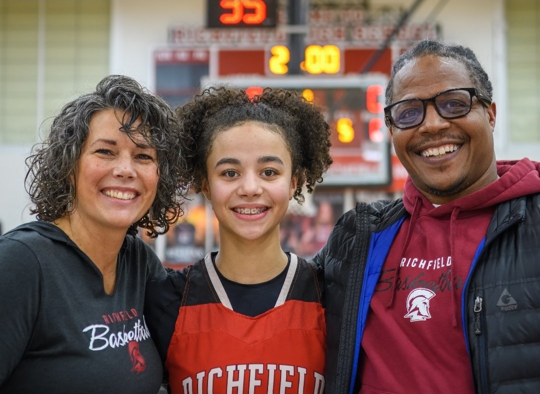 MNDiamondElite1's tweet image. Happy Belated Birthday Zuri Hayes!
Hope you enjoyed your day! Shine Bright Like A Diamond Elite. @CoachTifff @BukataHayes
#WeOverMe
#Diamond4Life