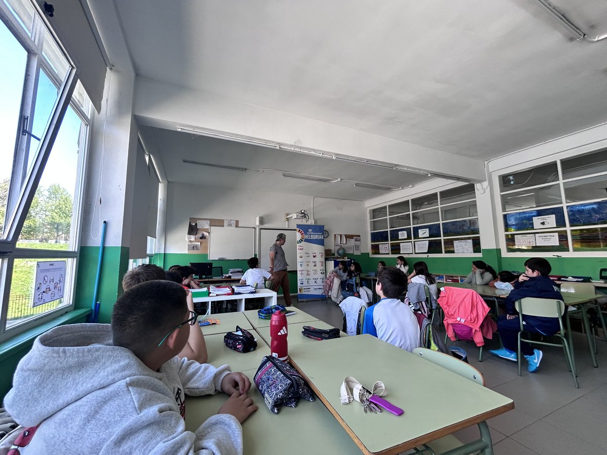 MRE_Eskola's tweet photo. Gaur LH5. mailako ikasleek 10. GIH lantzeko ekintza berezia egin dute. Hori lantzeko Escape Room bat egin dute gelan! Primeran pasa dute ikasleek!! 

Eskerrik asko parte hartzaile guztiei eta baita jarduera hau posible egin dutenei ere!

#ods #gih #MRE #egia #LH https://t.co/msQthsXH4p