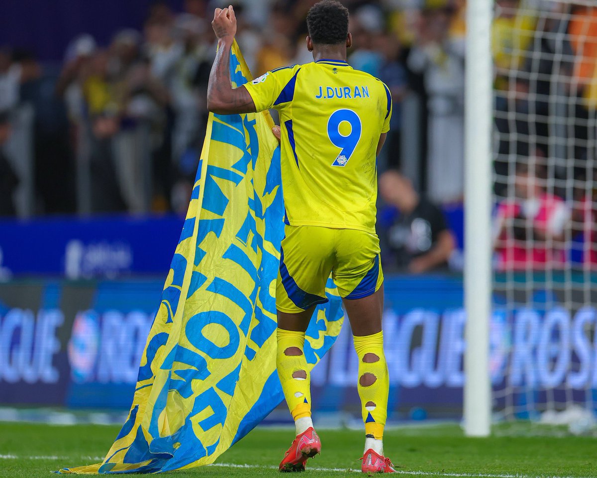 #الهلال_النصر
 #جون_دوران
 دوران .. الرياض صفراء 💛💛💛