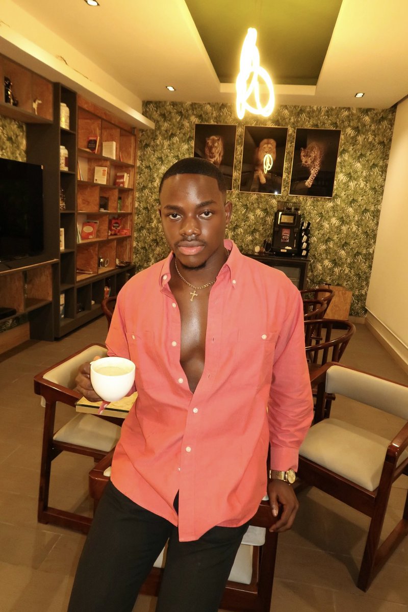 sokey__'s tweet image. Moisturized and having coffee ☕️
