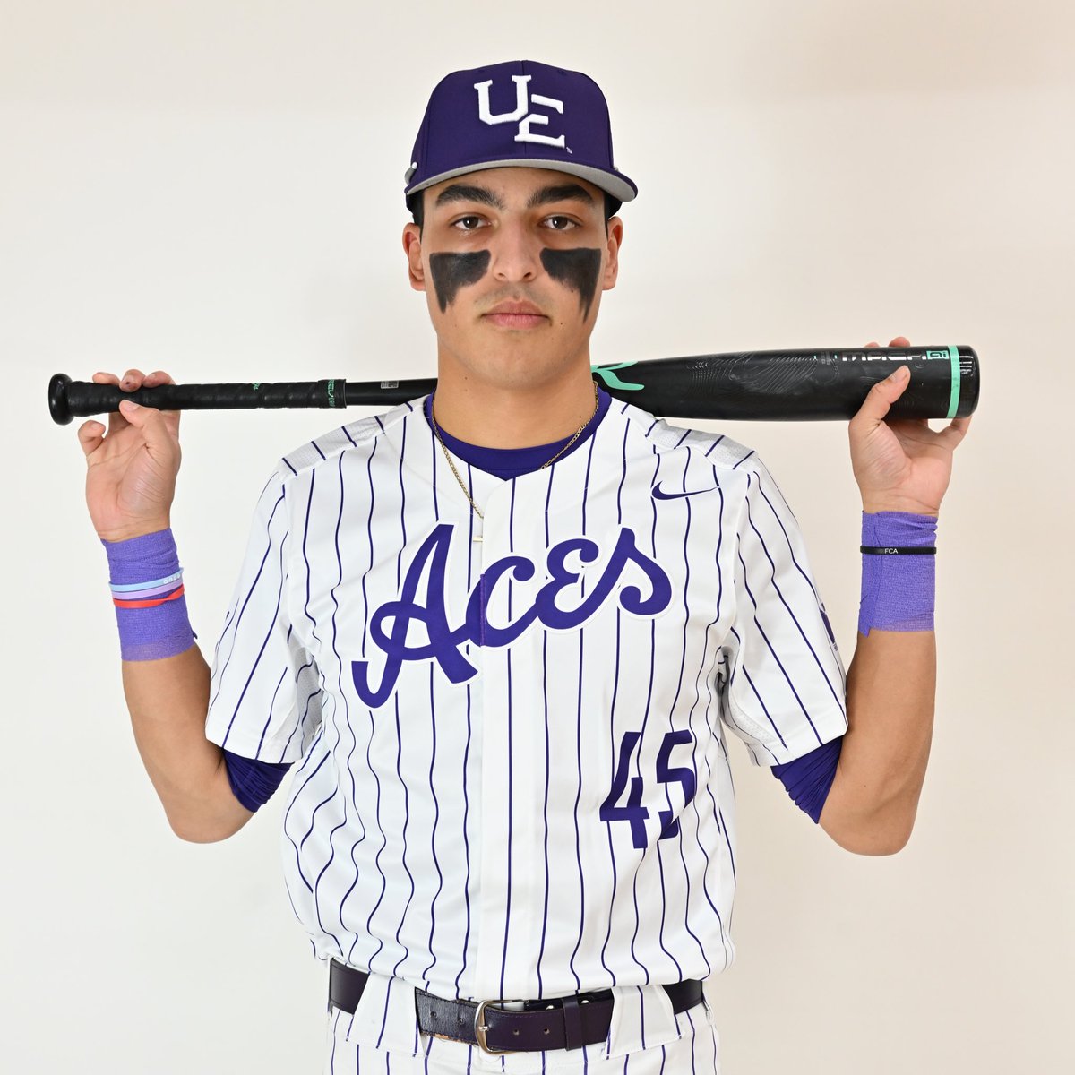 Mid 8

Aces take their first lead of the weekend on a <a href="/BrodiePeart/">Brodie Peart</a> single‼️

🟣 2 | 🔥 1
⚾️ #ForTheAces x #GUAC 🥑