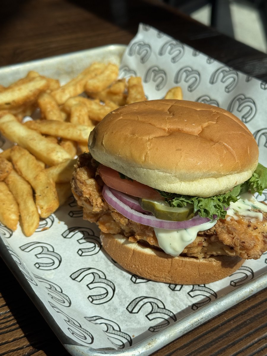 EpigramBrew's tweet photo. APRIL FOOD SPECIALS

STEAK &amp; CHEESE EGG ROLLS 🥩 
FRIED CHEESE CURDS 🧀
HOT HONEY PEACH &amp; PROSCIUTTO PIZZA 🍑 
PORTOBELLO MUSHROOM PIZZA 🍄‍🟫
SWEET AND SAVORY GRILLED CHEESE 🥪 
CILANTRO &amp; GARLIC AIOLI CHICKEN SANDWICH 🧄
CHEESECAKE FLIGHTS 🍰 
1LB COOKIE PIZZA 🍪 

#Foodie https://t.co/SrxUylbIjQ