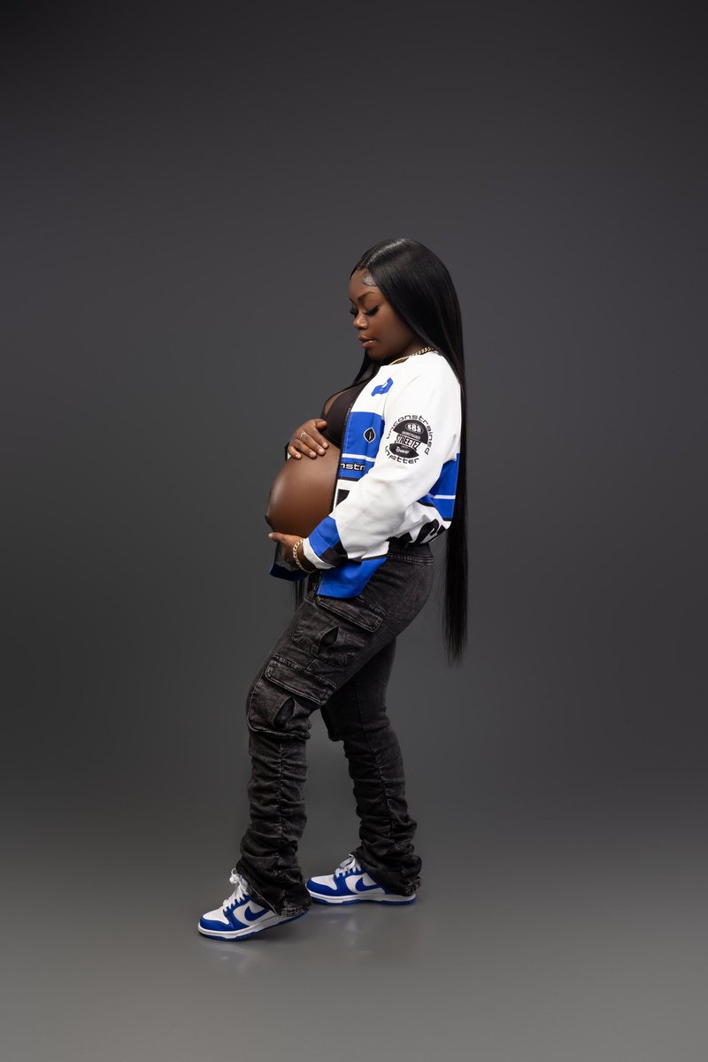 royaltyyreese's tweet photo. I can’t wait to meet you .🥹💙👑 https://t.co/FDRb23OSaJ