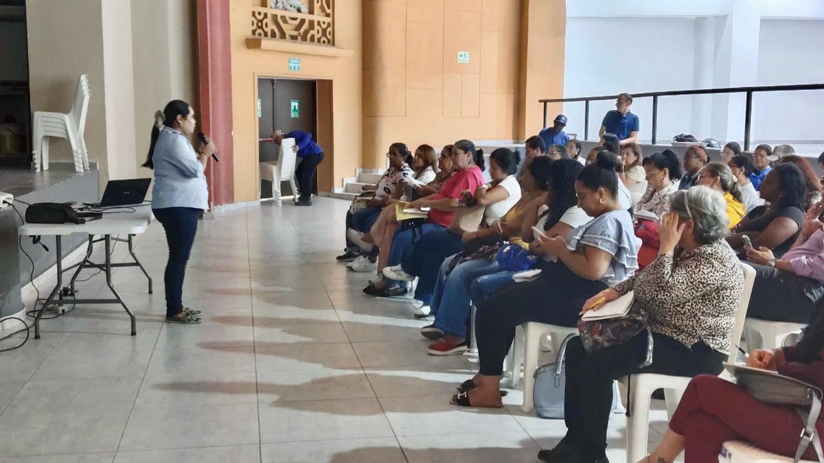 DEconomicoCali's tweet photo. 🚀 ¡Comenzamos nuestro ciclo de MasterClass! Reunimos a 60 emprendedores en nuestra primera sesión sobre Marketing Digital e IA, compartiendo estrategias clave para destacarse en el mundo digital.

#MarketingDigital #Emprendimiento #IA #Negocios #CaliCrece #CaliConecta https://t.co/Kmfkg8kEAP