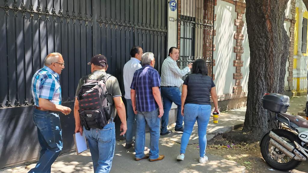 Haciéndose recorrido con <a href="/BJAlcaldia/">Alcaldía de Benito Juárez</a>  <a href="/RomanCastroE/">Román Castro</a>  y  el equipo de participación ciudadana  
<a href="/LuisMendozaBJ/">Luis Mendoza Acevedo</a> 
#OrdenYSeguridad 
En San Pedro de los pinos 
<a href="/SegSPdelosPinos/">Seguridad SanPedrodP</a>