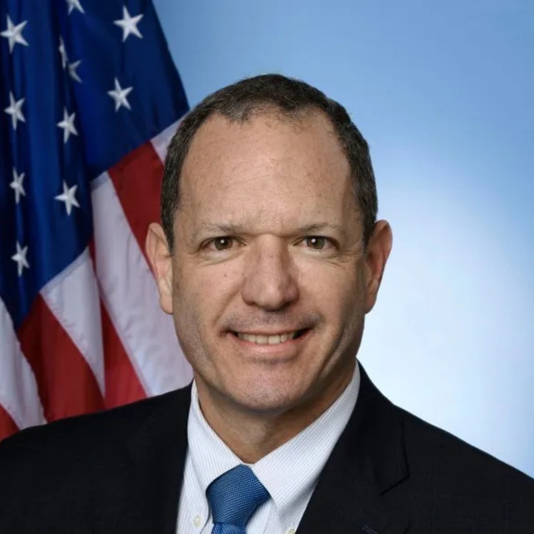 The Nevada State Contractors Board has hired Luis Quesada as Director of Investigations! Quesada joins the Board following a 28-year career with the FBI.

We’re excited to welcome him and look forward to his contributions in his new role! Read more at bit.ly/3E1tafk.