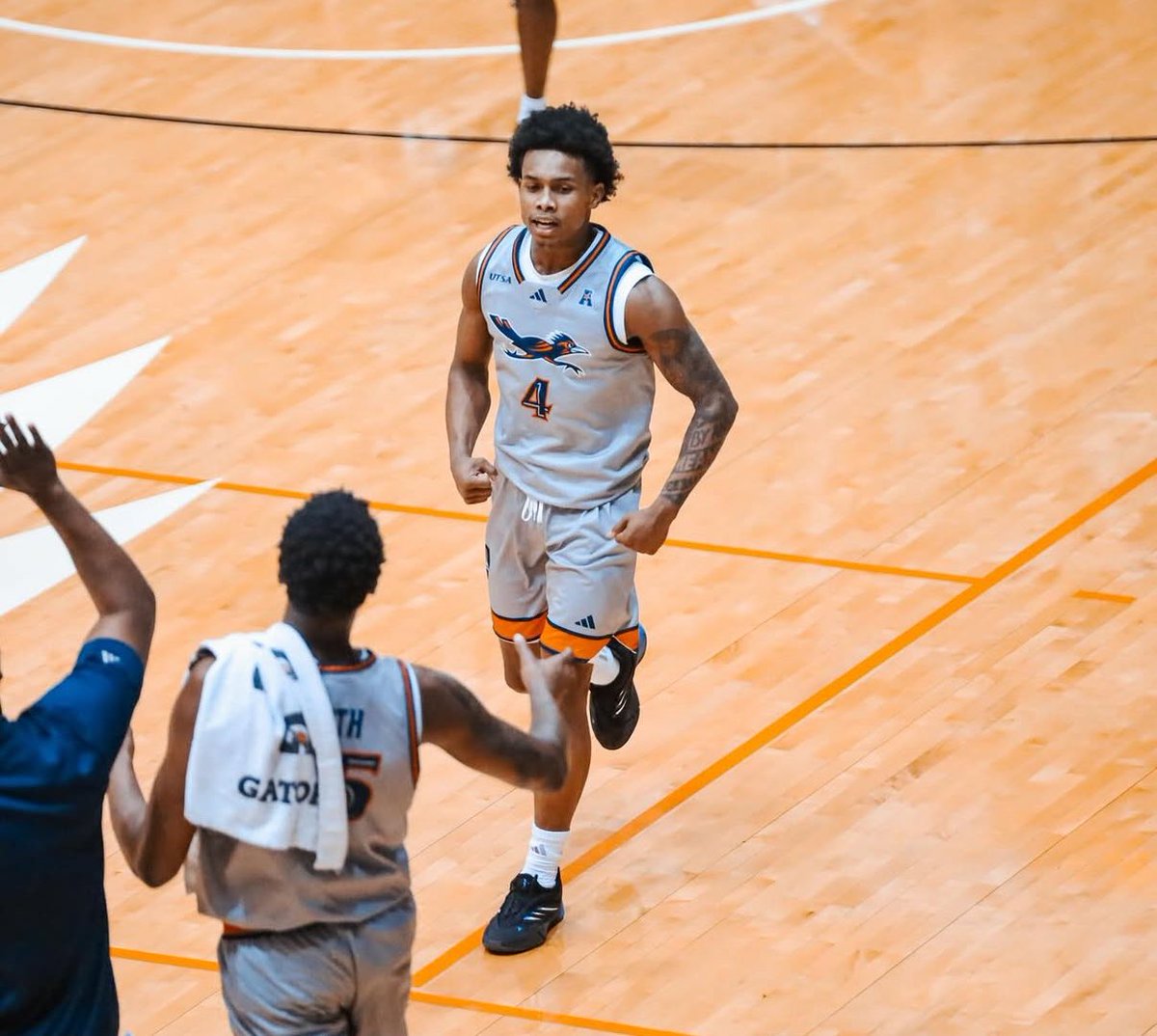 Tobias Bass (@tobias_bass) on Twitter photo NEWS: UTSA G Marcus ‘Smurf’ Millender will enter transfer portal, he tells <a href="/TheAthleticCBB/">The Athletic CBB</a>
He averaged 14.9 points and 3.3 assists on 43.8% from three NEWS: UTSA G Marcus ‘Smurf’ Millender will enter transfer portal, he tells <a href="/TheAthleticCBB/">The Athletic CBB</a>
He averaged 14.9 points and 3.3 assists on 43.8% from three