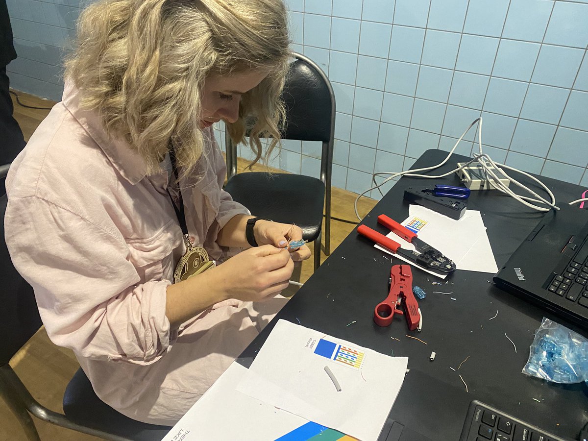 Barča z Pájeníčka tweet media