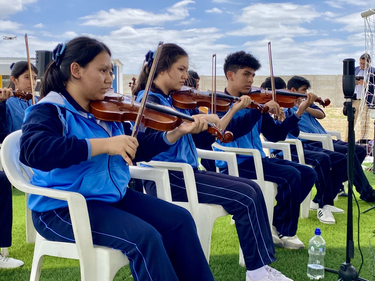 Como parte de la ceremonia de recepción, el alumnado en general demostró sus dones en gratitud a nuestro Dios. 🙏✨ ¡Un momento de alegría y alabanza! 🎶🙌
 #EducacionAdventista #MásqueEnseñanza #ASEANORTE