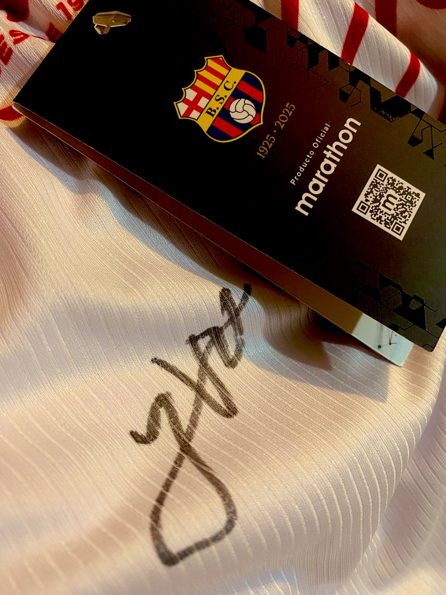 eyleenzbrown08's tweet photo. Donde está @BarcelonaSC estoy yo!⚽️🇩🇪💛 https://t.co/hTw2OIGJEe