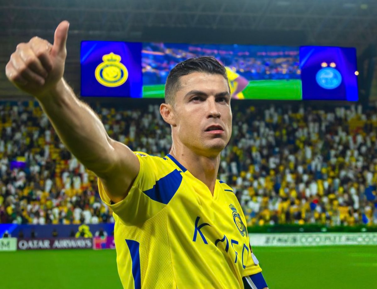 أرى خروجه في الدقيقة 60 كن يضمن نتيجة أفضل للنصر لانه لعب شويه بشكل فردي وضيع مجهود زملائه بكذا هجمه وكن الحمدلله على النتيجة متصدر لا تكلمني 😉 اتي يا اتي 💛💪 #النصر_الهلال