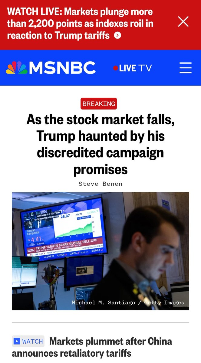 phyll_indablank's tweet image. Two totally different worlds  #DeadlineWH #Maddow