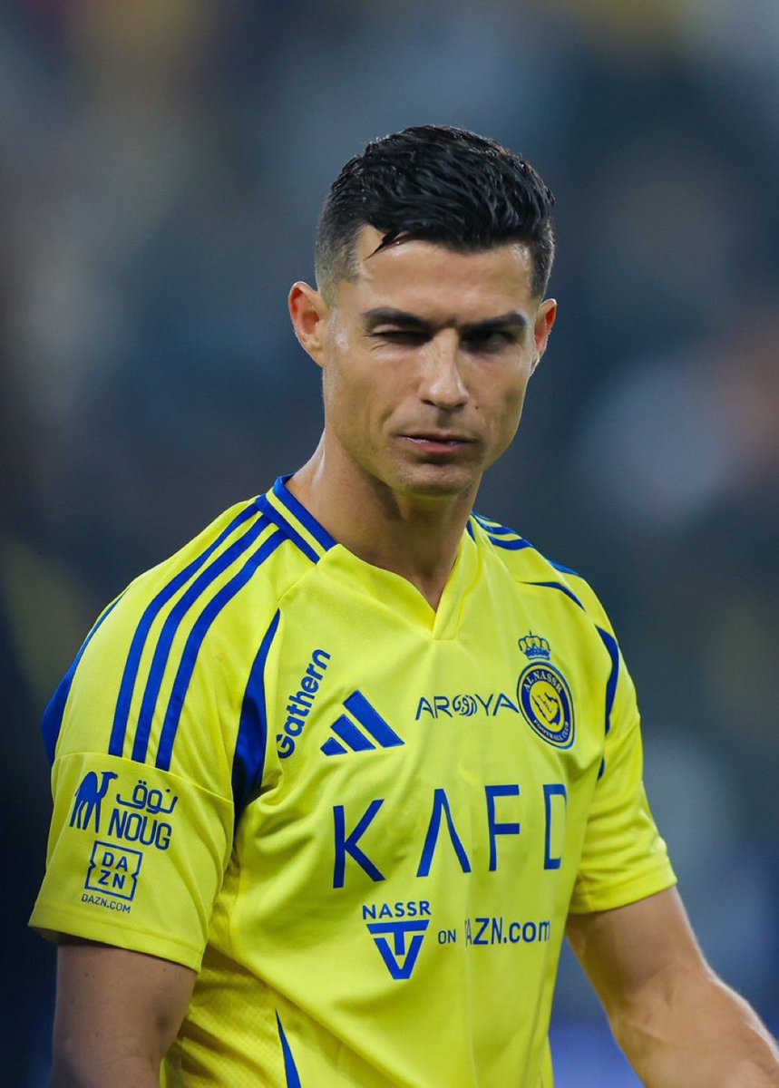 #النصر_الهلال شكرا ياعالمي كفو كريستيانو مبروك للنصر ويارب الدوري للعميد 💛🖤