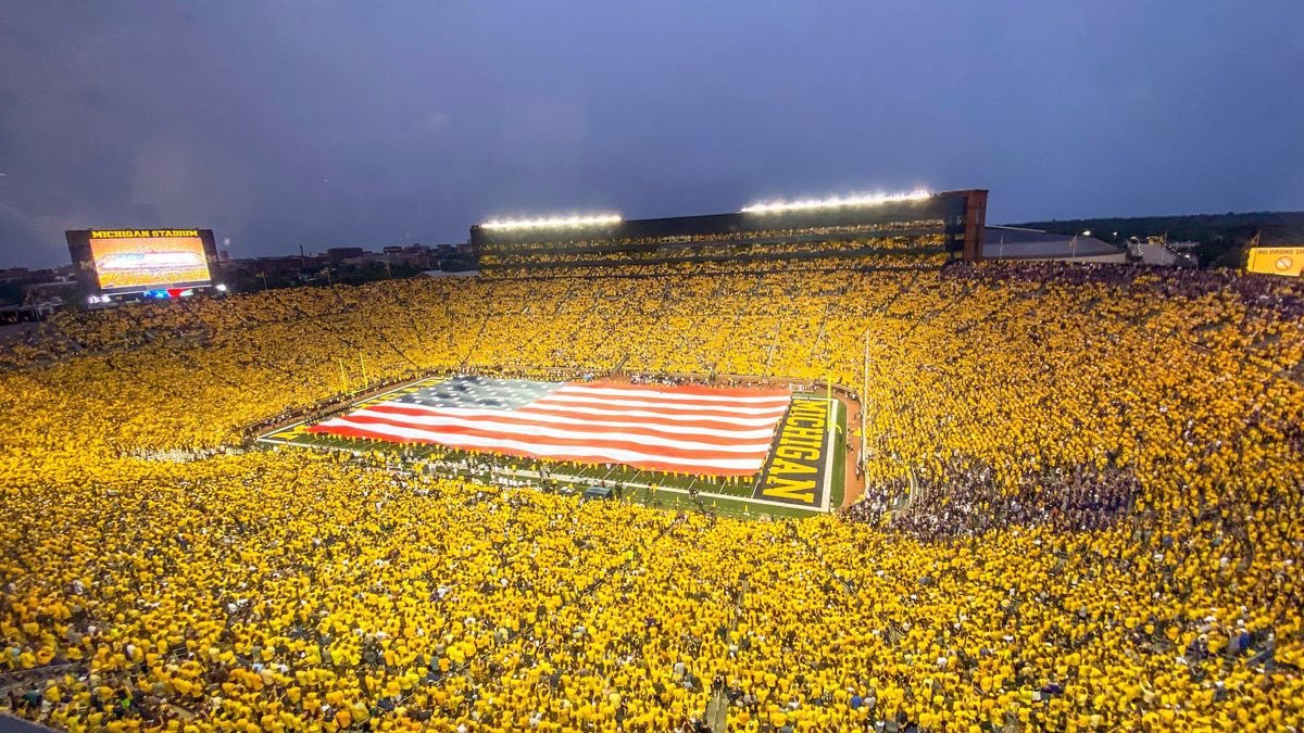 CFB_Overtime's tweet photo. Stadium of the Day 🔥〽️

🏟️ Michigan Stadium “The Big House”
📍 Ann Arbor, Michigan
🗣️ 107,600
🏗️ October 1, 1927 https://t.co/PSM0cwY8fg