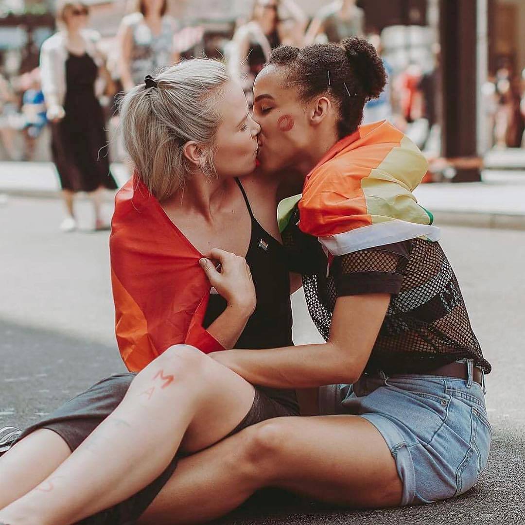 IntimateGFriend's tweet photo. #lesbians #girlskissgirls #lesbianlove https://t.co/GJTtyt3qb8