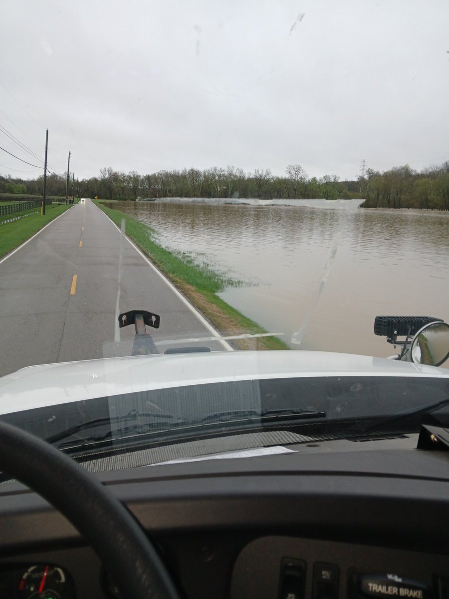 Bigguyfromthen1's tweet photo. @BrentMaynardWX @MarcWeinbergWX @NWSLouisville @JudeRedfield @RDeLucaWX @WxStrong @I65WxSils @WeatherWithLaur @BGoodeWAVE3 @Kentucky_WX @WDRBNews Broad run https://t.co/n1UjnXgzhd
