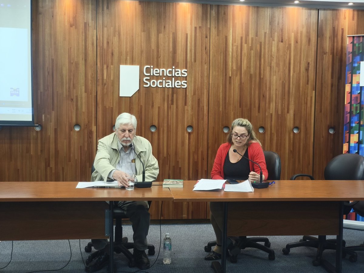Está comenzando la Conferencia:«Una visión marxista de la cuestión agraria argentina» de Eduardo Azcuy Ameginho, del Centro Interdisciplinario de Estudios Agrarios de la Universidad de Buenos Aires 

📍Sala de conferencias «Luisa Cuesta»
Más información 👉cienciassociales.edu.uy/noticias/jorna…