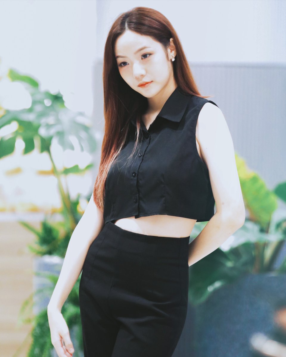 LittleSatchan's tweet image. TGIF w// พิซัท ฟิล์มเวอร์ชั่น 🖤 

#SatchanSawitchaya 
#DesignVillageRatchada #FriYaYNight