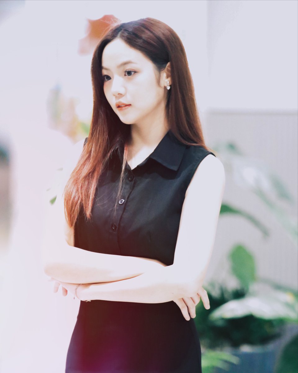 LittleSatchan's tweet image. TGIF w// พิซัท ฟิล์มเวอร์ชั่น 🖤 

#SatchanSawitchaya 
#DesignVillageRatchada #FriYaYNight