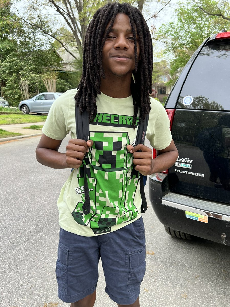 joyworkedu's tweet photo. Happy #Minecraftmovie Day🍿!
Some things don’t change and I love that.
He was waiting for this❤️
#joyworkedu #MinecraftMovie #Minecraft
@Minecraft https://t.co/PlSDi2L7sA