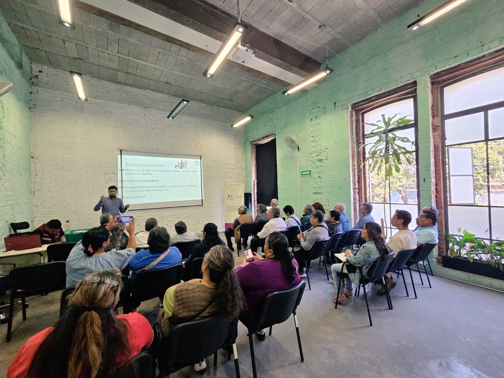 mbravobedolla's tweet photo. Hoy cumplimos el compromiso establecido en Mesa de Trabajo con integrantes de la Coordinadora Nacional de Usuari@s en Resistencia Contra los Altos Cobros de Luz #CONUR en relación a capacitar en materia de Derechos Humanos
Con dialogo avanzamos hacia la construcción de acuerdos https://t.co/zhDrgrikT5