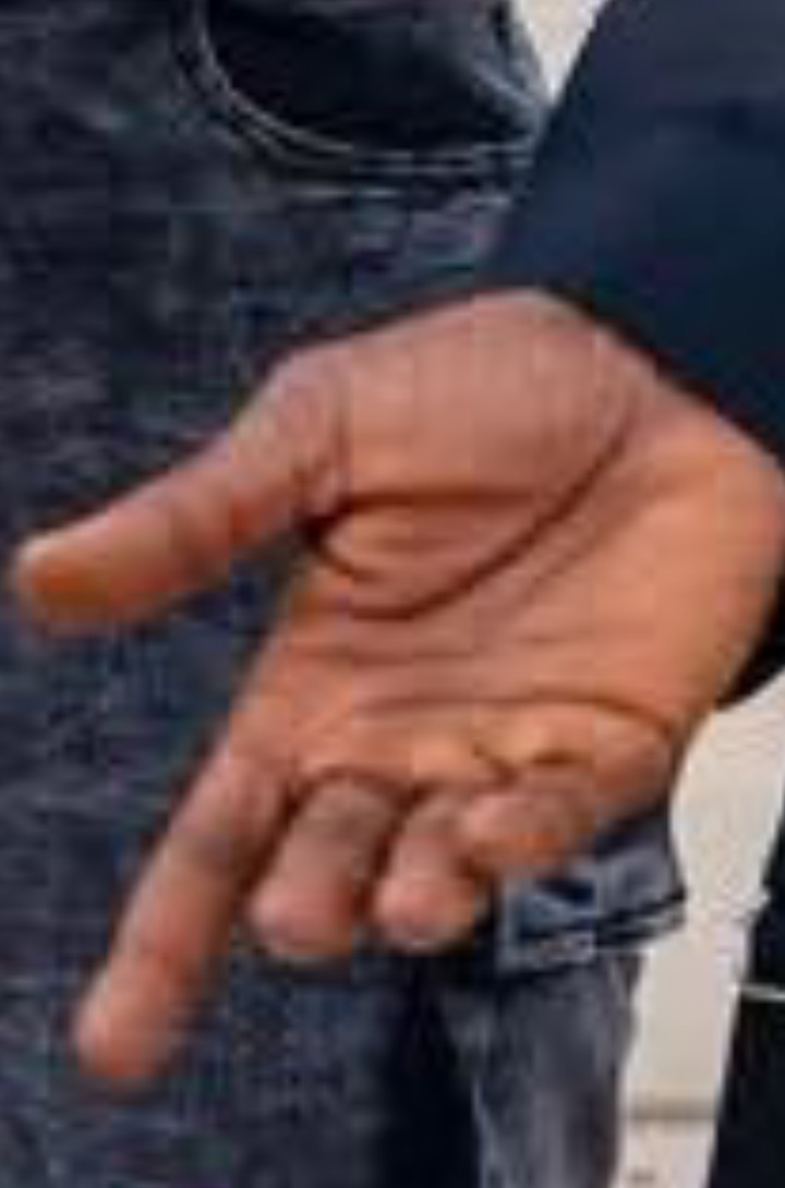 Na this hand I dey look up to since countless years ... Hand of my music god father <a href="/iamdbanj/">D'banj D Kokomaster</a> please carry me on the way to show the world 🙏