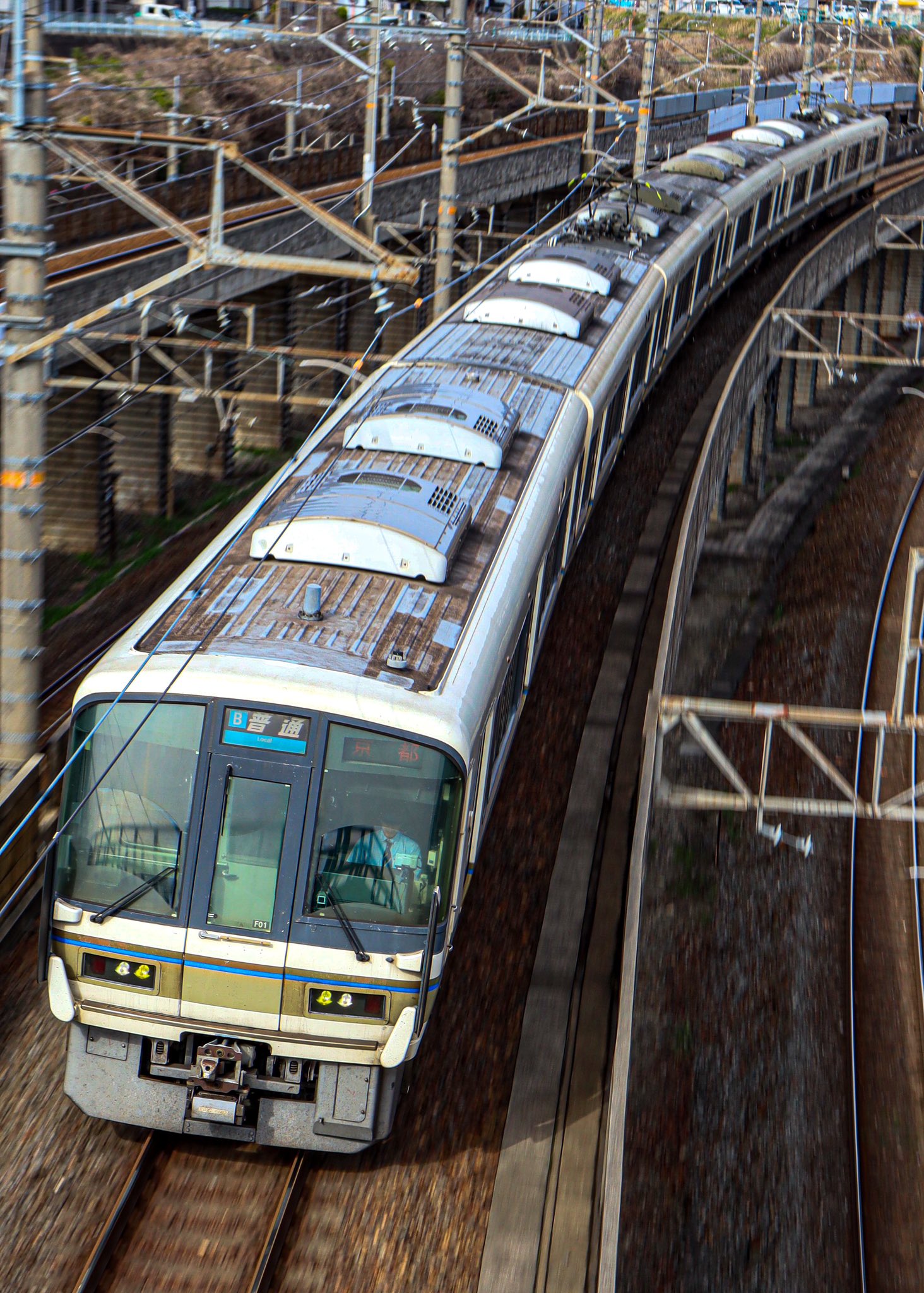 221系 JR西日本 クモハ221-28 (221系) 車両ガイド | レイルラボ(RailLab)