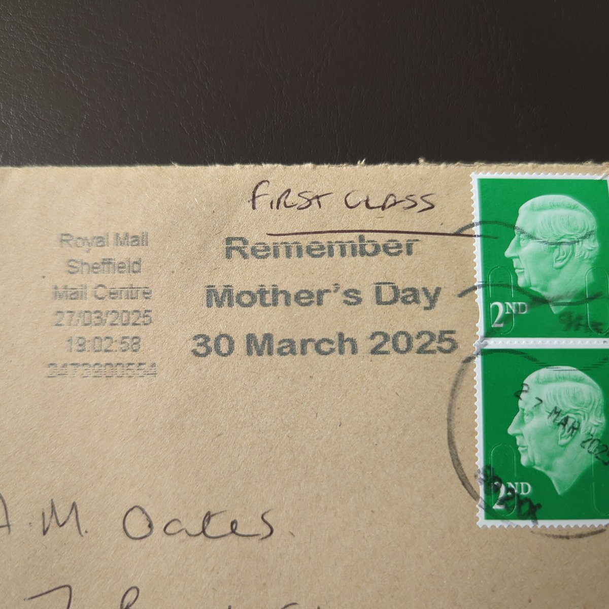 SLThomas99's tweet photo. @RoyalMailHelp- not loving the irony of this! When you remember Mother's day but @RoyalMail fail to deliver, not one but both cards to my mum. 1st class cards posted on the 26th March not delivered until the 3rd April! Seems rising stamp prices don't equal better service! 😡 https://t.co/oWfHWkjFSU
