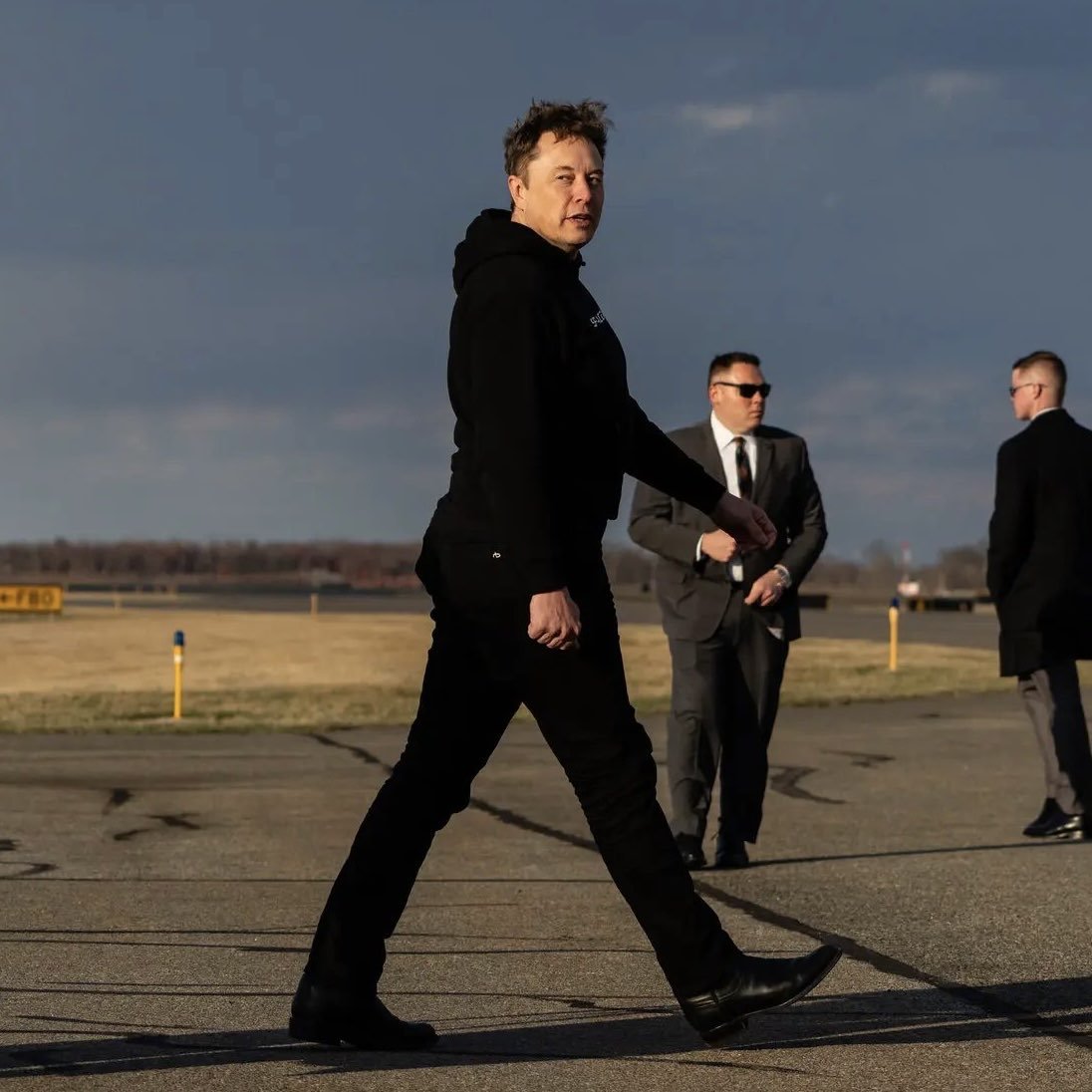 “I want no pay, no awards, no recognition or fancy title. I just want America to reach greater heights.” 🇺🇸

一 Elon Musk