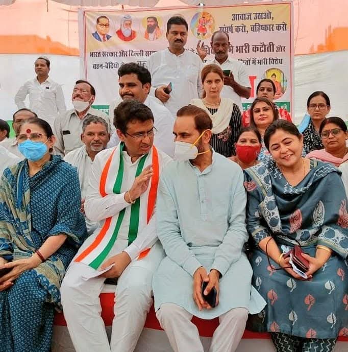 Ch_AnilKumarINC's tweet photo. गुजरात कांग्रेस के अध्यक्ष, संगठन को मजबूती से समझने वाले सांसद आदरणीय श्री @shaktisinhgohil जी को जन्मदिवस की हार्दिक शुभकामनाएं 
#happybirthdaySir 🎂 https://t.co/HtG9f8Ys5i